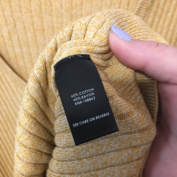 Torrid V neck yellow ribbed sweater size 2 - Picture 3 of 4